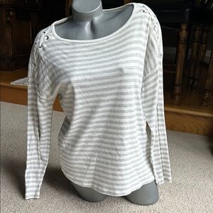 JONES, NEW YORK, GRAY AND WHITE STRIPED KNIT TOP